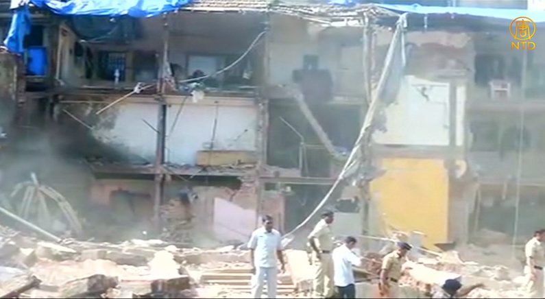 [영상] 인도 뭄바이에서 건물 붕괴.. 3 명 구조, 40여 명 고립
