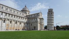 17년간 4㎝ 바로 선 이탈리아 ‘피사의 탑’