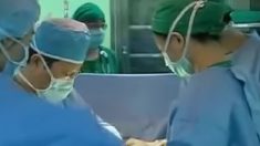 중년 남성 수술하던 의사를 충격에 빠뜨린 ‘내장 지방’의 실체 (영상)